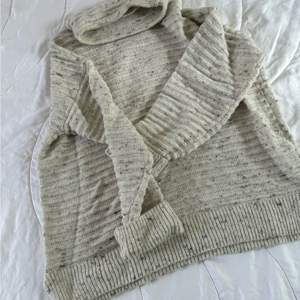 Madewell Turtle Neck - Picture 2 of 2